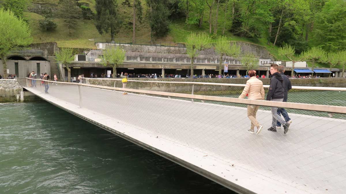 Passerelle mobile en inox  à Lourdes